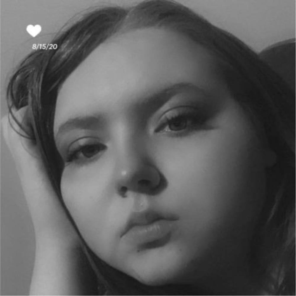 Meet your Posher, Holly
